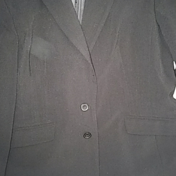 Two button blazer - Picture 3 of 6